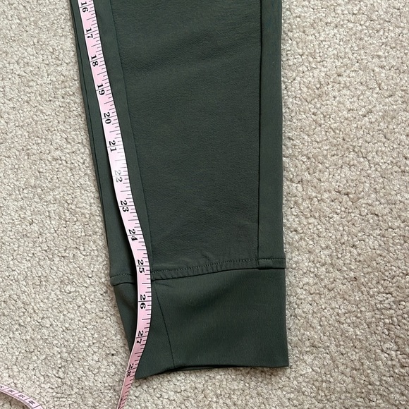 “Athleta- Woman’s Headlands Hybrid Trek Joggers size 6” - Picture 6 of 9